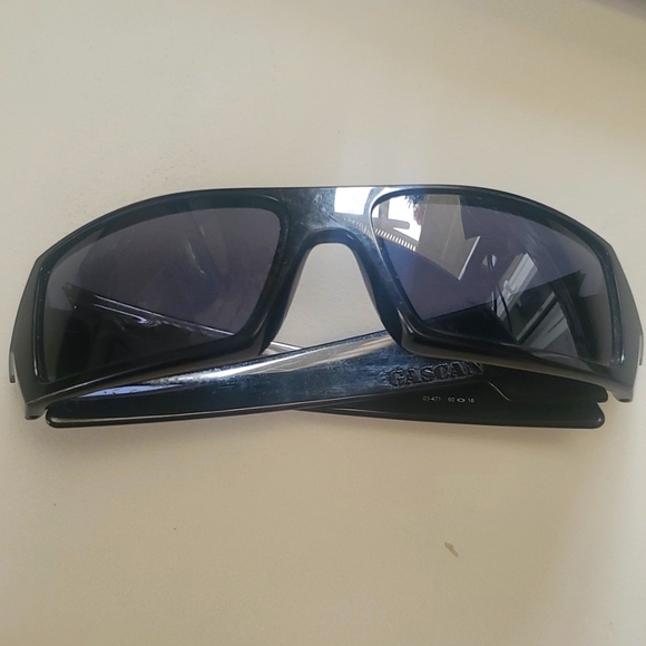 Oakley "Gascan" sunglasses - Picture 1 of 6